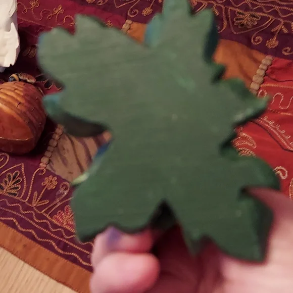 Bee hive with flowery holder - Picture 8 of 9